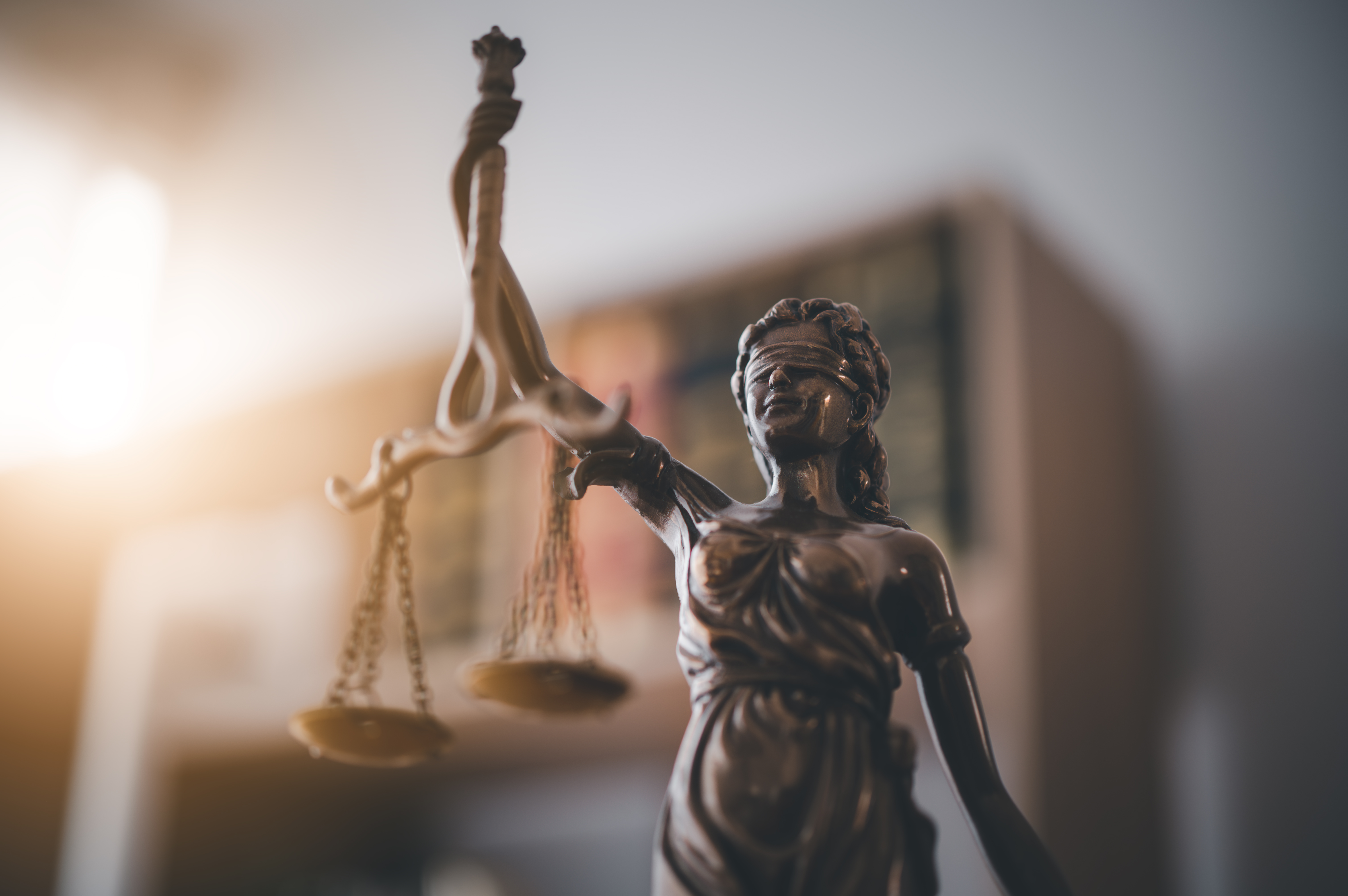 Lady Justice statue symbolizing fairness in a child support modification Florida case