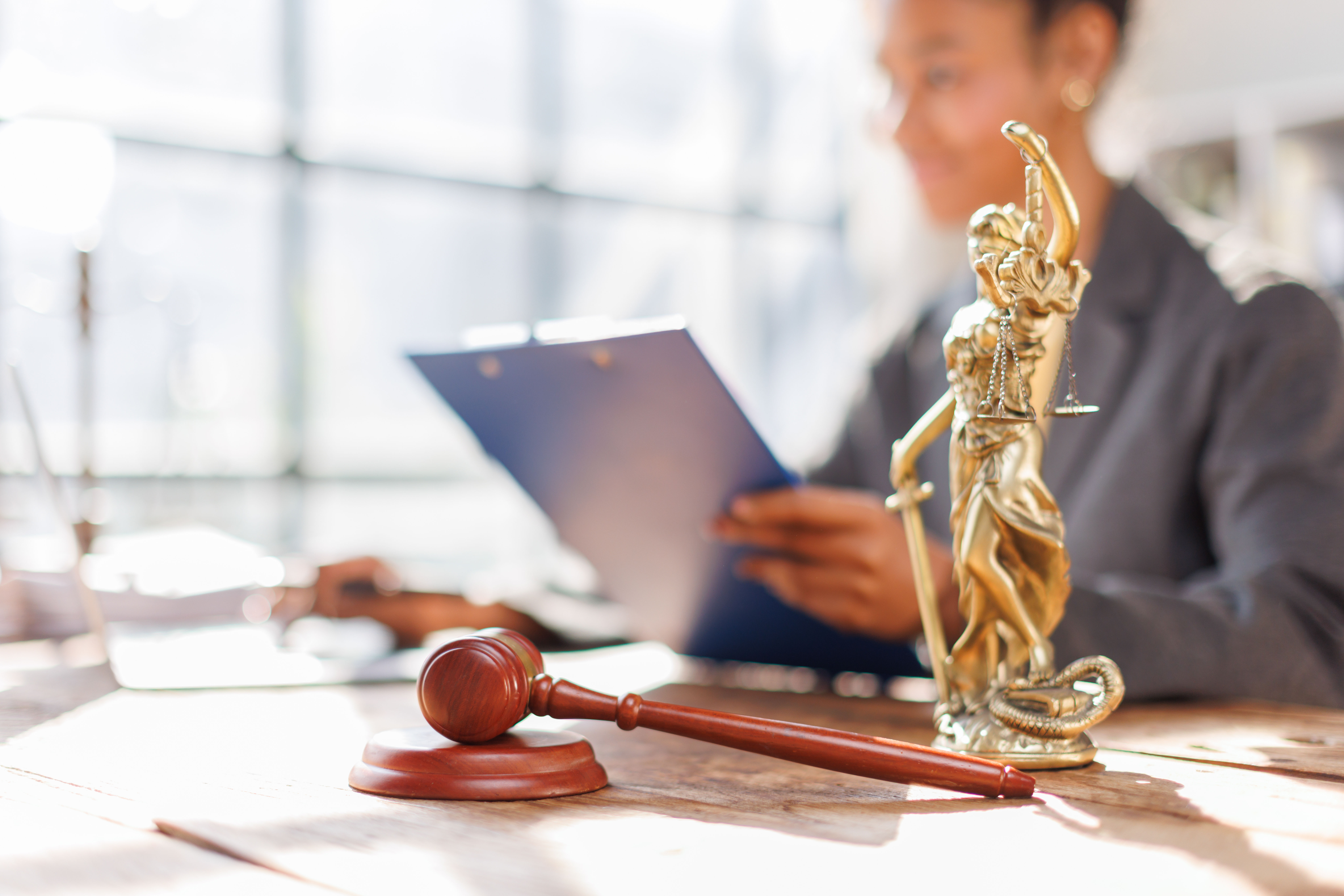 Scales of justice and gavel representing drug crime defense Florida court proceedings